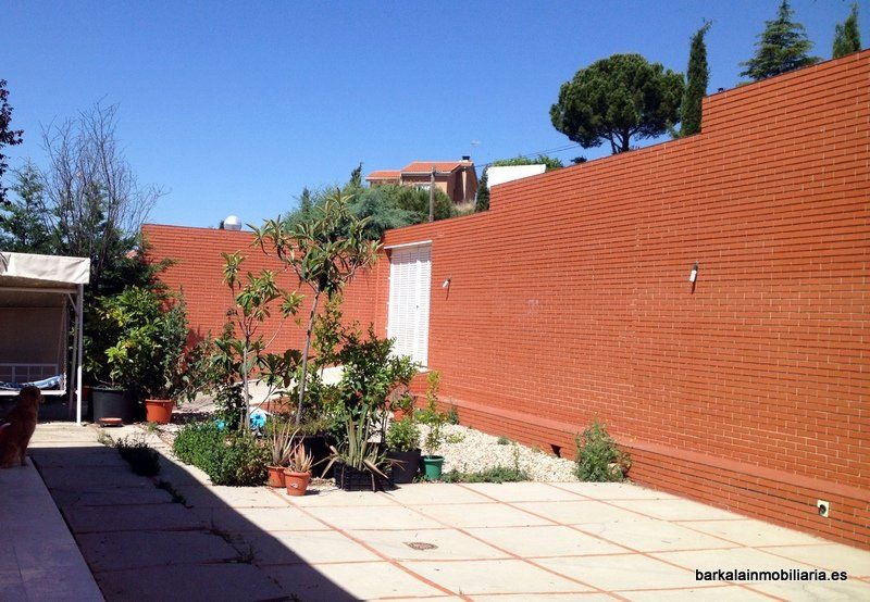 PORCHE Y TERRAZA  PLANTA BAJA