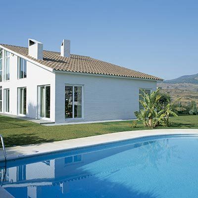 Visite el cat&aacute;logo de inmuebles en Aranjuez en compra venta o alquiler
En la venta o alquiler de inmuebles en Aranjuez, gestionamos todos los tr&aacute;mites de principio a fin
El cat&aacute;logo de inmuebles en venta y alquiler de Barkala Marketing abarca Aranjuez y localidades cercanas de la comarca, como Ciempozuelos, Valdemoro, Oca&ntilde;a o Sese&ntilde;a.
Si est&aacute; buscando un piso, chalet, local o nave por cualquiera de esas zonas, cons&uacute;ltenos. Podemos proporcionarle la asistencia integral, con el asesoramiento profesional que necesite.
&nbsp;